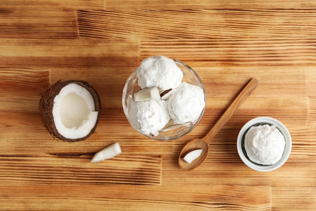 Dessert d'été glace à la crème glacée à la noix de coco