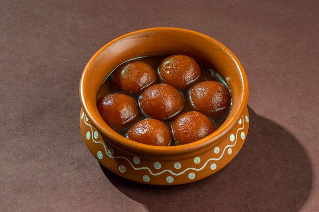 Dessert indien: Gulab Jamun en pot d'argile