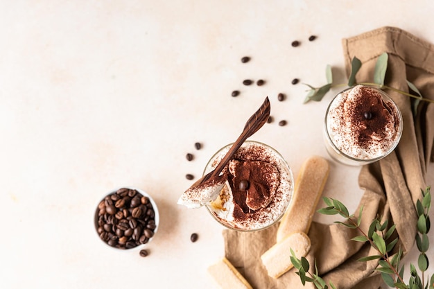 Dessert italien traditionnel tiramisu dessert italien aromatisé au café de biscuits et mascarpone