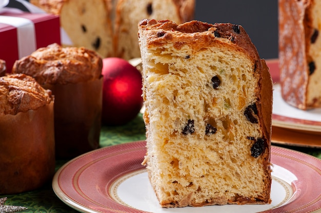 Dessert de Noël traditionnel panettone fait maison