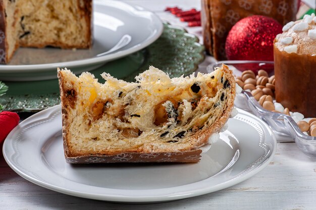 Dessert de Noël traditionnel panettone fait maison