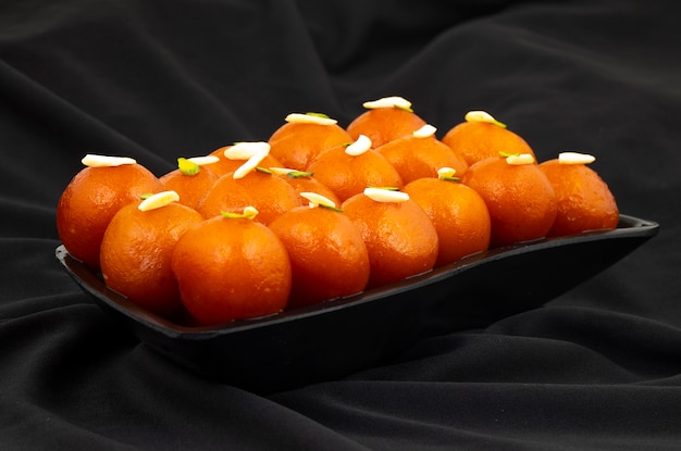 Dessert populaire indien Gulab Jamun