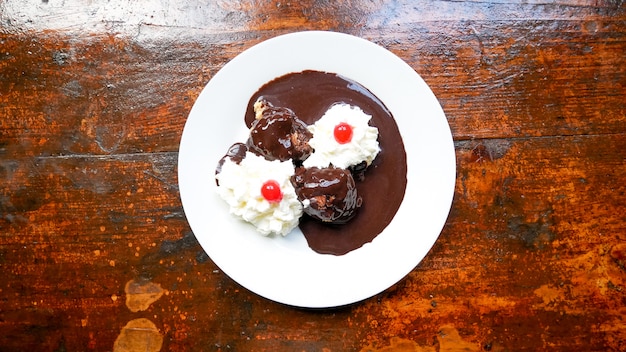 Dessert sur une table de restaurant