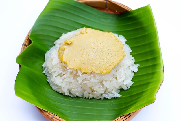 Dessert thaïlandais Riz gluant sucré avec crème aux œufs