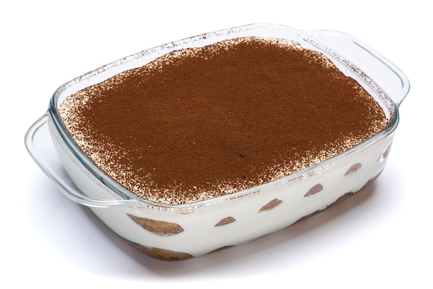 Dessert Tiramisu dans un plat de cuisson en verre