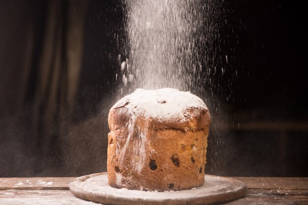 Dessert traditionnel de Noël. Panettone