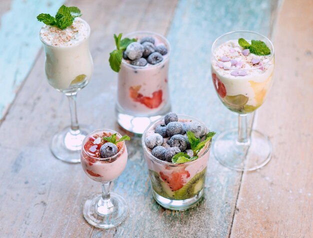 desserts aux baies Kiwi fraise myrtille yaourt glacé