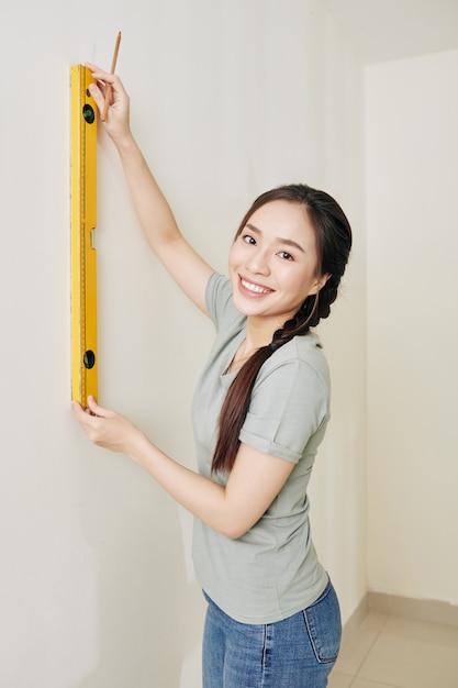 Dessin de femme sur le mur