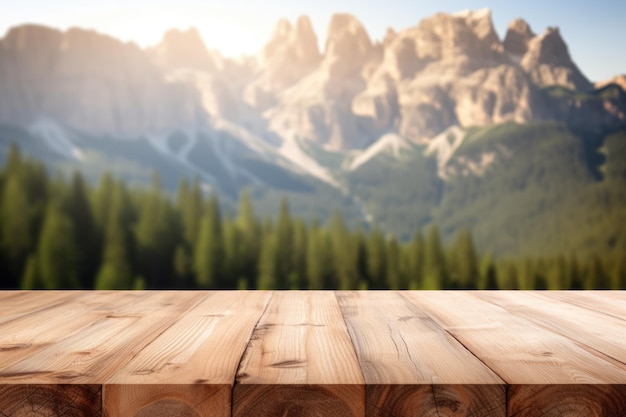 Le dessus de table en bois brun vide avec un fond flou de la montagne de dolomite Image exubérante