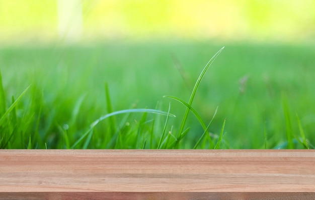 Dessus De Table En Bois Sur Fond Flou