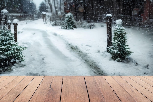 Dessus de table en bois vide sur flou abstrait de fond de nature hiver neige sauvage pour l'affichage du produit de montage rendu 3d