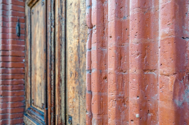 Détail architectural de la ville de Toulouse en Occitanie, dans le sud de la France