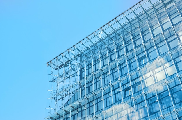 Détail du bâtiment d'entreprise de la ville de verre bleu