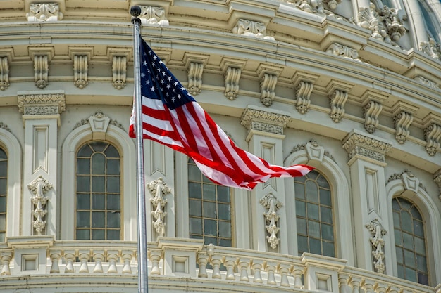 Détail du Capitole de Washington DC sur ciel nuageux