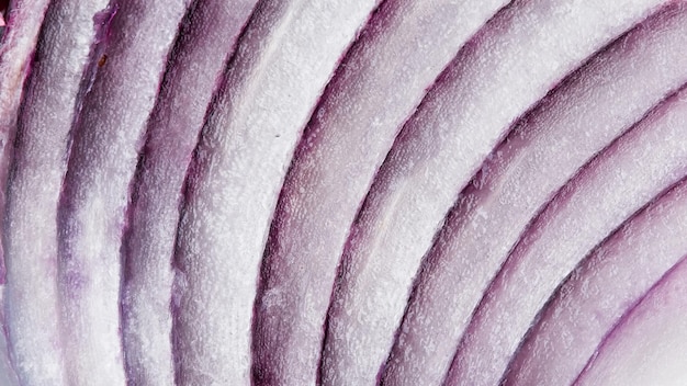 Détail macro de la section coupée de l'oignon rouge