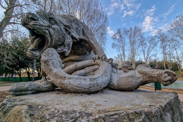 Détail de la statue de sculpture du parc Montagnola