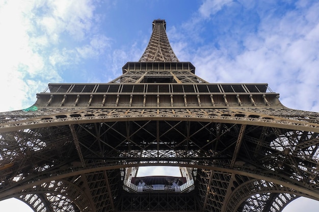 Le détail de la Tour Eiffel Paris Septembre 2017