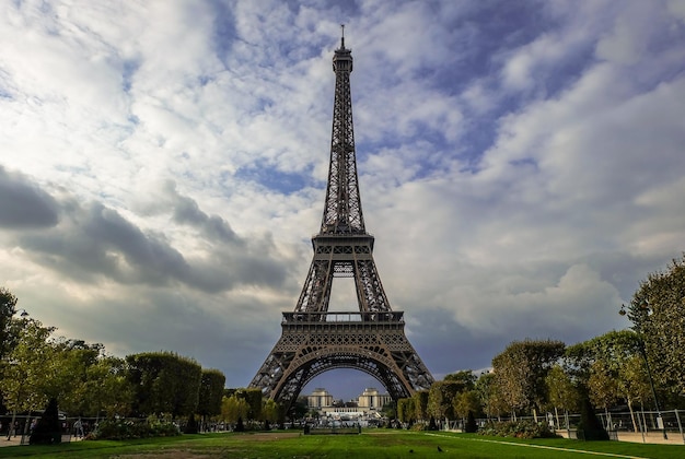 Le détail de la Tour Eiffel Paris Septembre 2017