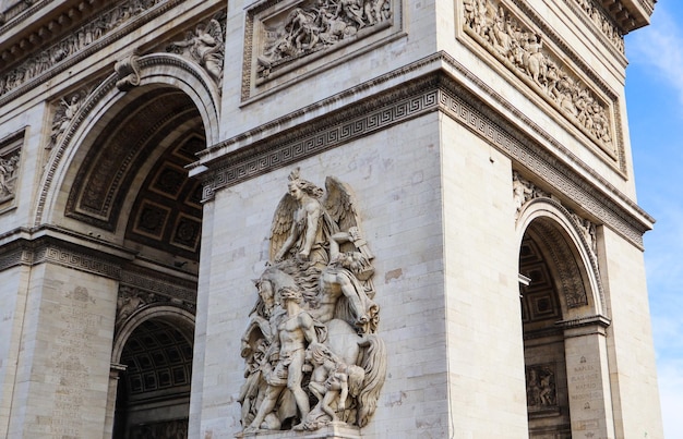 Détails architecturaux de l'Arc de Triomphe des Champs Elysées à Paris France Avril 2019