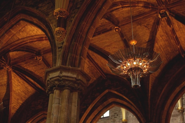 Détails de l'architecture à l'intérieur de l'église United Kingdom Edinburgh Mai 2022