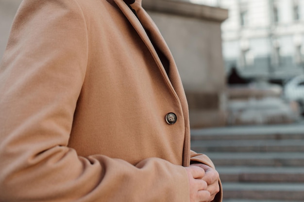 Détails du manteau beige brun pour hommes Vêtements de rue classiques