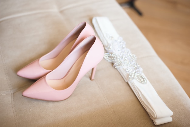 Détails de mariage de la mariée, chaussures de mariage