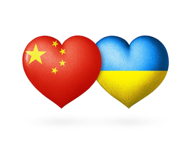 Deux drapeaux Drapeaux de l'Ukraine et de la Chine Deux coeurs aux couleurs des drapeaux