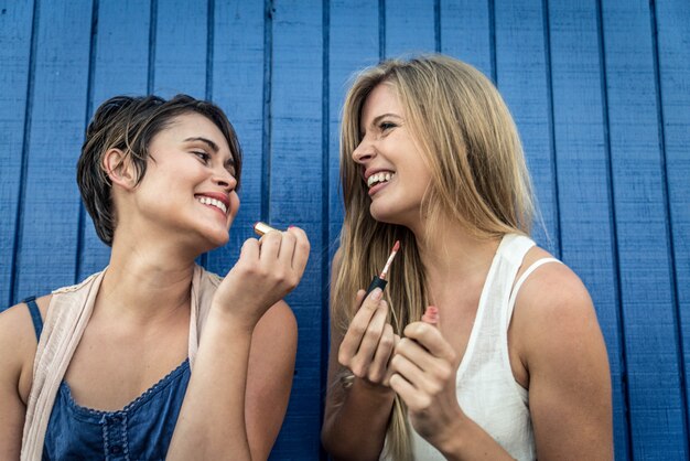 Deux filles, jouer