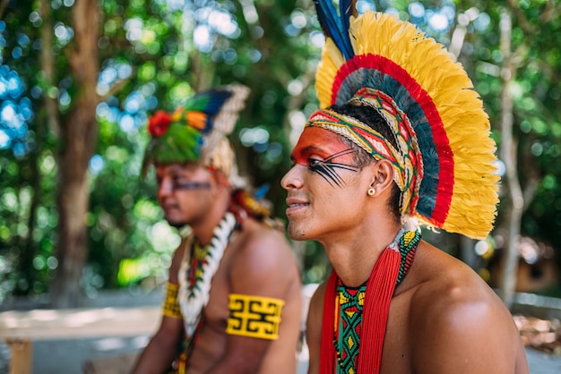 Deux Indiens de la tribu Pataxó