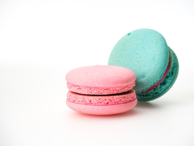 Deux macarons aiment le blanc