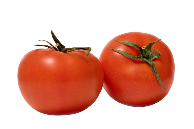 Deux tomates rouges mûres avec des queues de cheval sur fond blanc