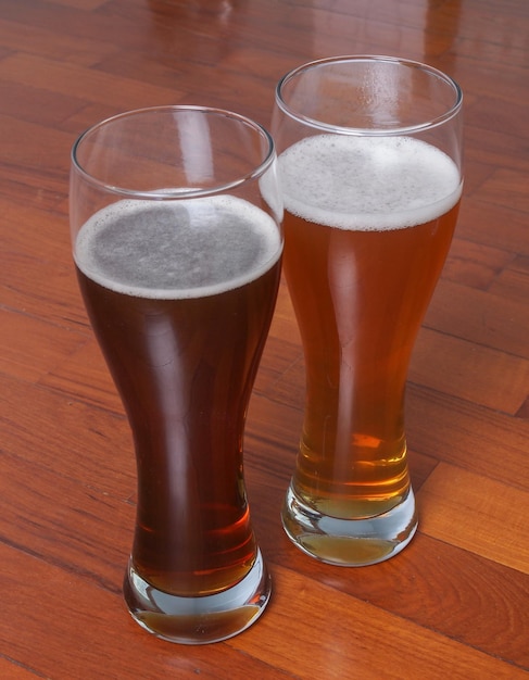 Photo deux verres de bière allemande