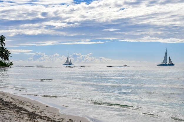 Deux voiliers dans les Caraïbes