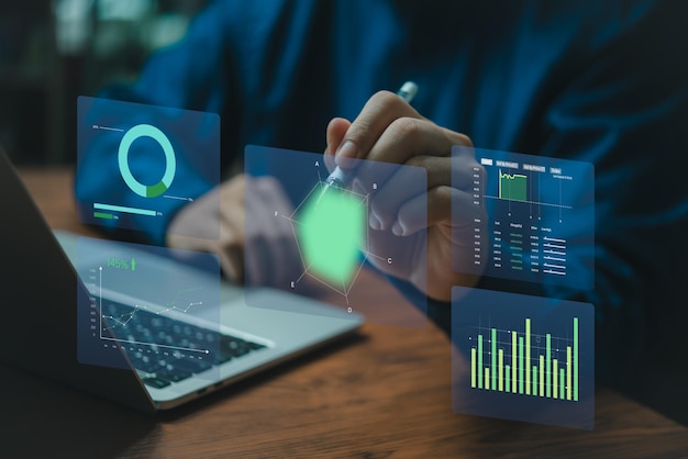 Développement commercial et technologie Analyste de données pour la planification de la stratégie de marketing de rapport Analyse graphique et informations sur un écran d'interface virtuelle futuriste