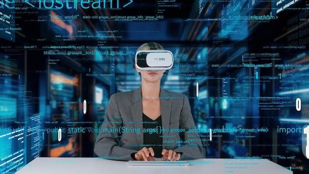Développeur informatique tapant du code informatique pour l'analyse intelligente par VR Contraption