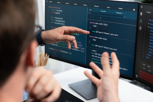 Les développeurs créent des informations de développement de logiciels en ligne vendables