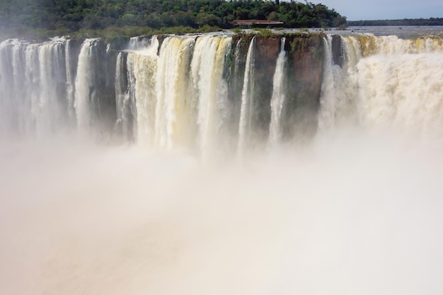 Devils Throat chute dans la rivière Iguazu Brésil Argentine border Cataratas Iguacu