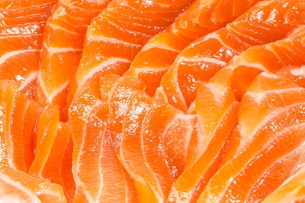 diapositive de sashimi de saumon frais en gros plan