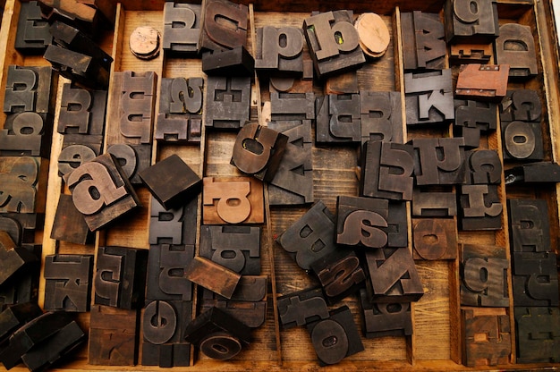 Photo différentes lettres de l'alphabet basiques pour la lecture et l'écriture