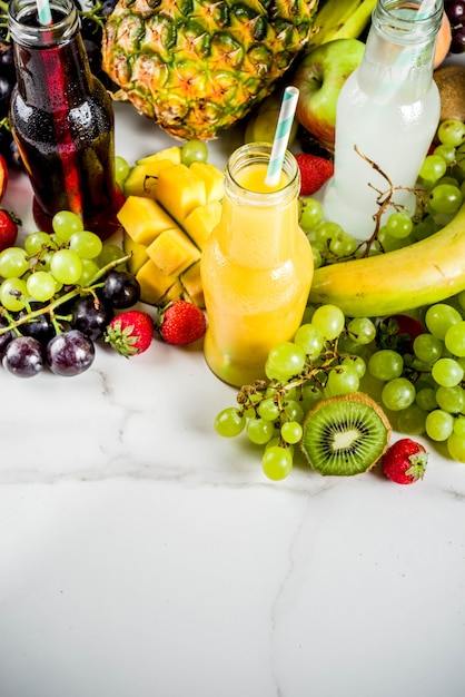 Différents Jus De Fruits Et Smoothies