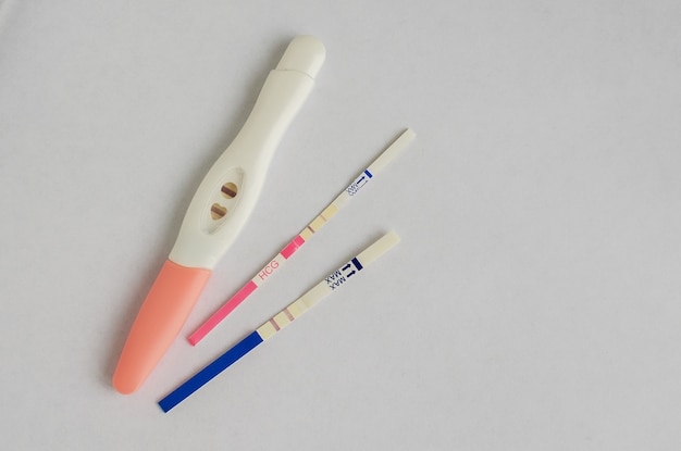 Différents tests de grossesse positifs