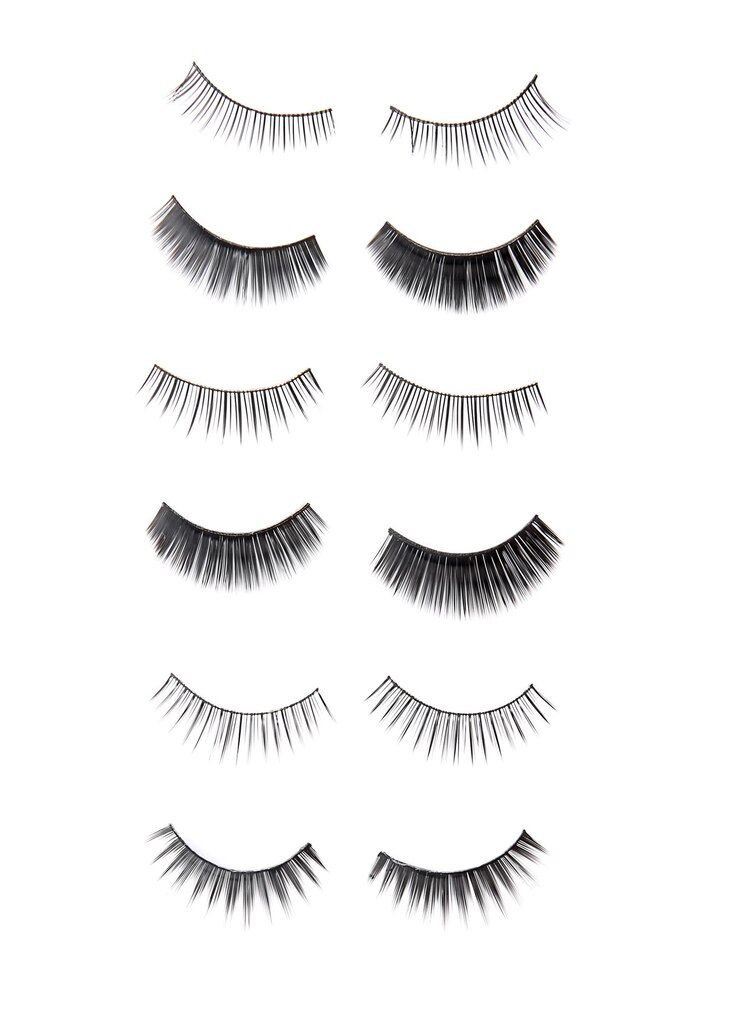 Photo différents types de faux cils sur fond blanc