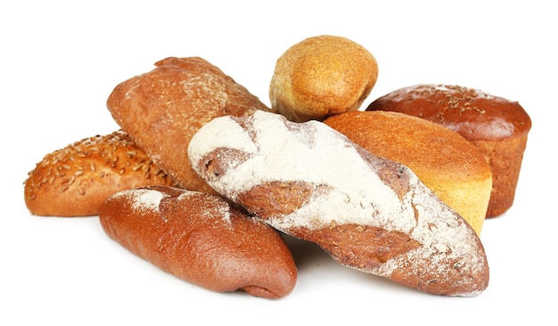 Différents types de pain isolés sur blanc