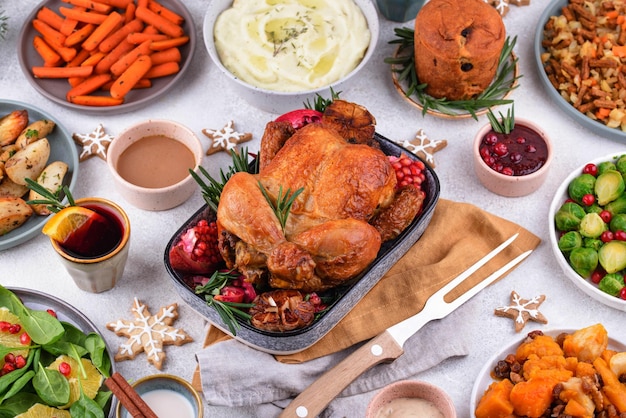 Dîner de fête de Noël avec des plats traditionnels