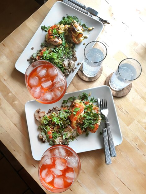 Dîner sur une table