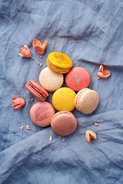 Directement au-dessus du coup de macaroons