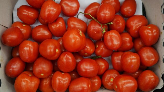 Photo directement au-dessus du tir de tomates