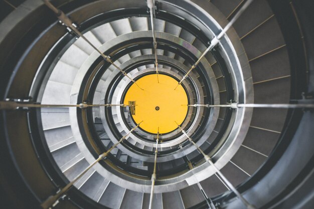 Photo directement au-dessus de l'escalier en spirale