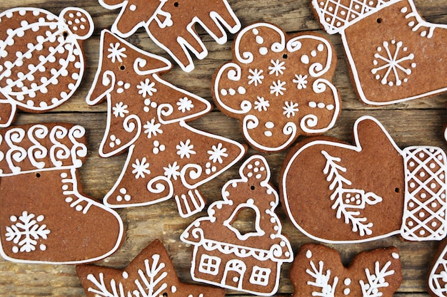 Directement au-dessus de la photo des biscuits