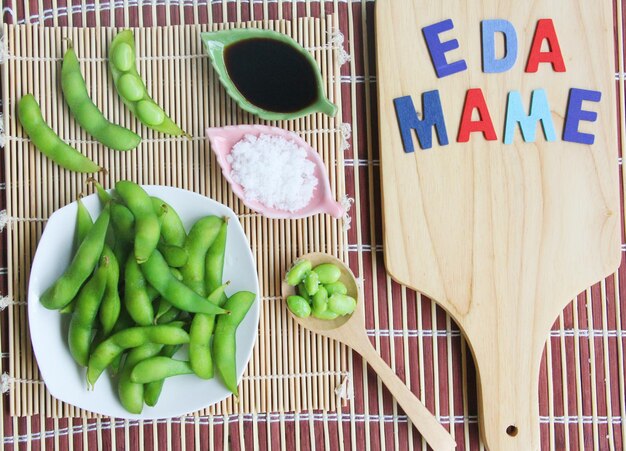 Photo directement au-dessus de la prise de vue des fruits sur la table